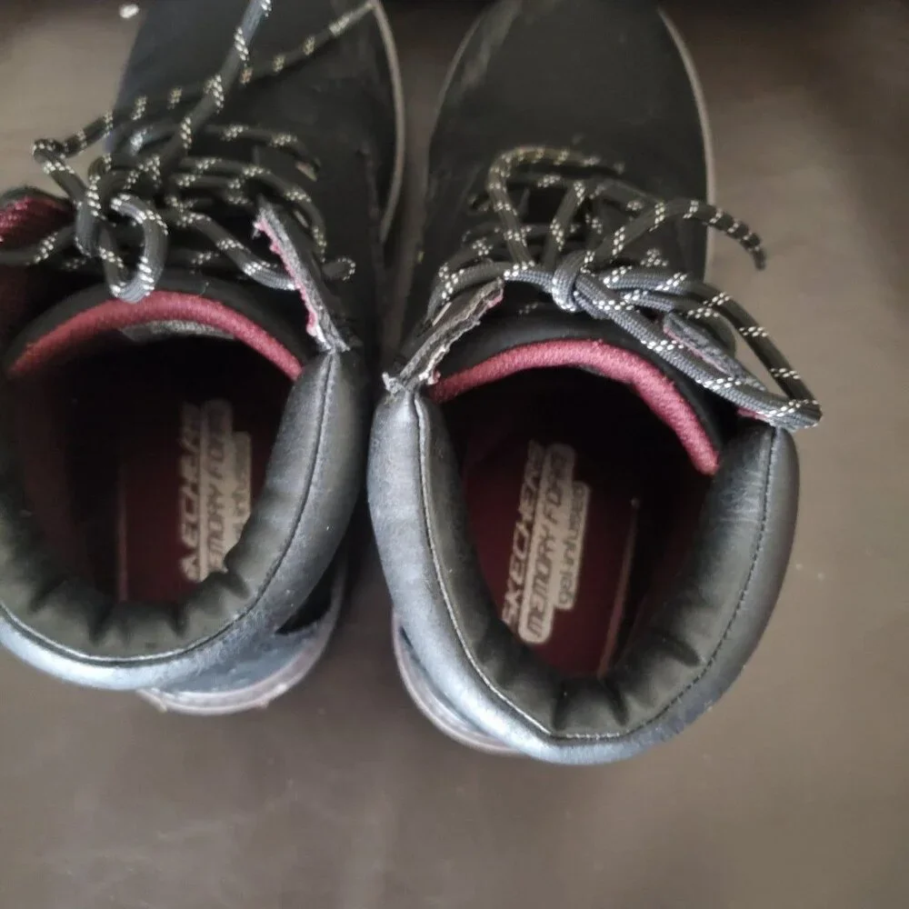 Skechers boots Black color‎ Drawstring size 4.5 big boy